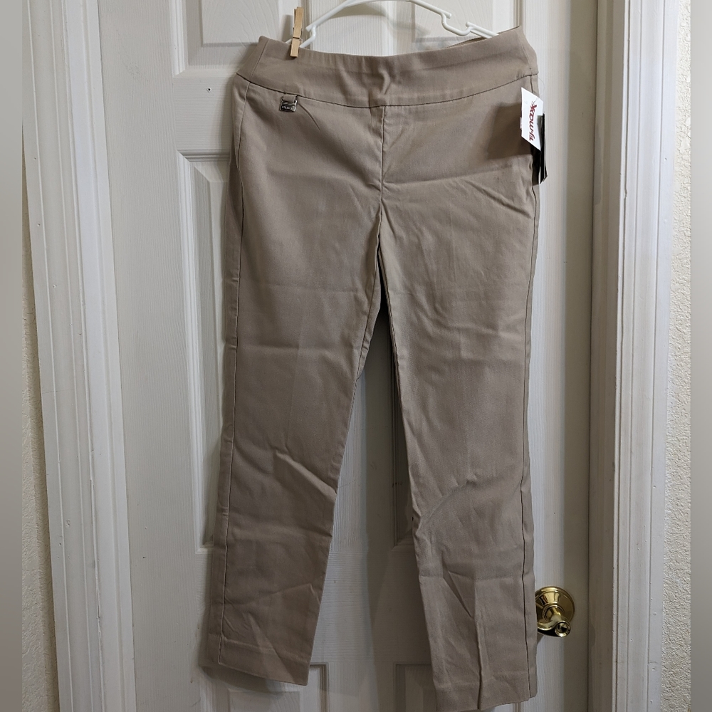 Size Small women's pants.